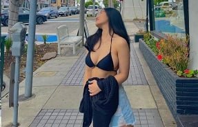 Отчитель любит мастурбировать и дышать